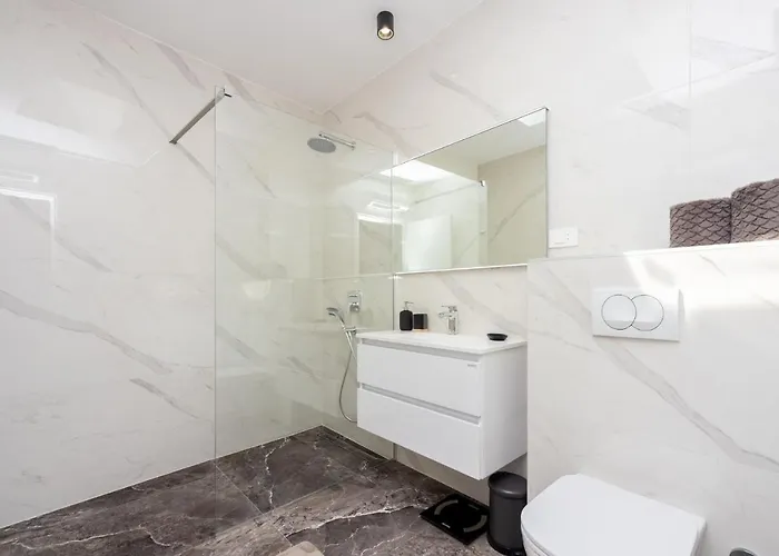 別荘 Murn ツリクヴェニツァ