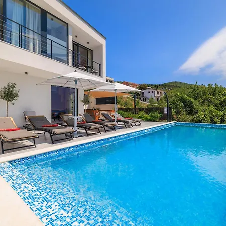 בית נופש Murn